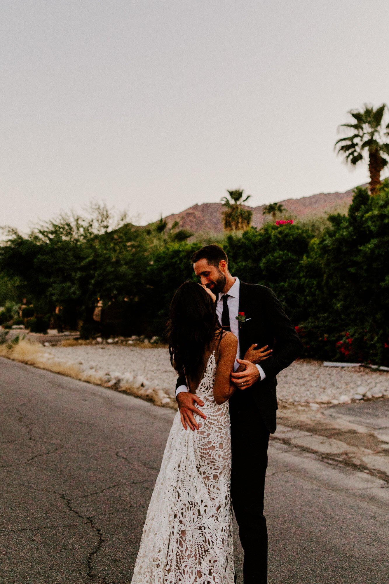 Palm Springs Wedding at Avalon Hotel and Bugalows | Palm Springs Wedding Photographer | Desert Fiesta Themed Wedding Inspiration | Tida Svy Photography | www.tidasvy.com