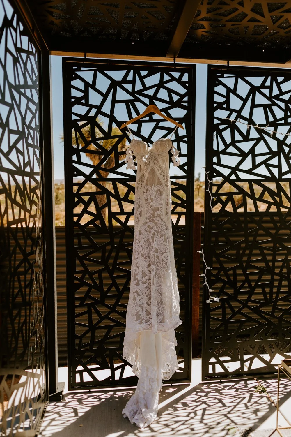 Rue de Seine Poppy Stardust Wedding Dress | Joshua Tree Wedding | Tida Svy www.tidasvy.com