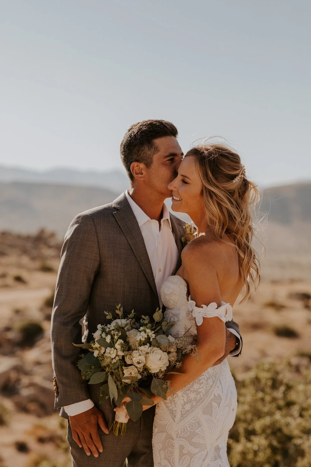 Le Haut Desert Aerie Wedding | Joshua Tree Wedding Photographer | Tida Svy | www.tidasvy.com