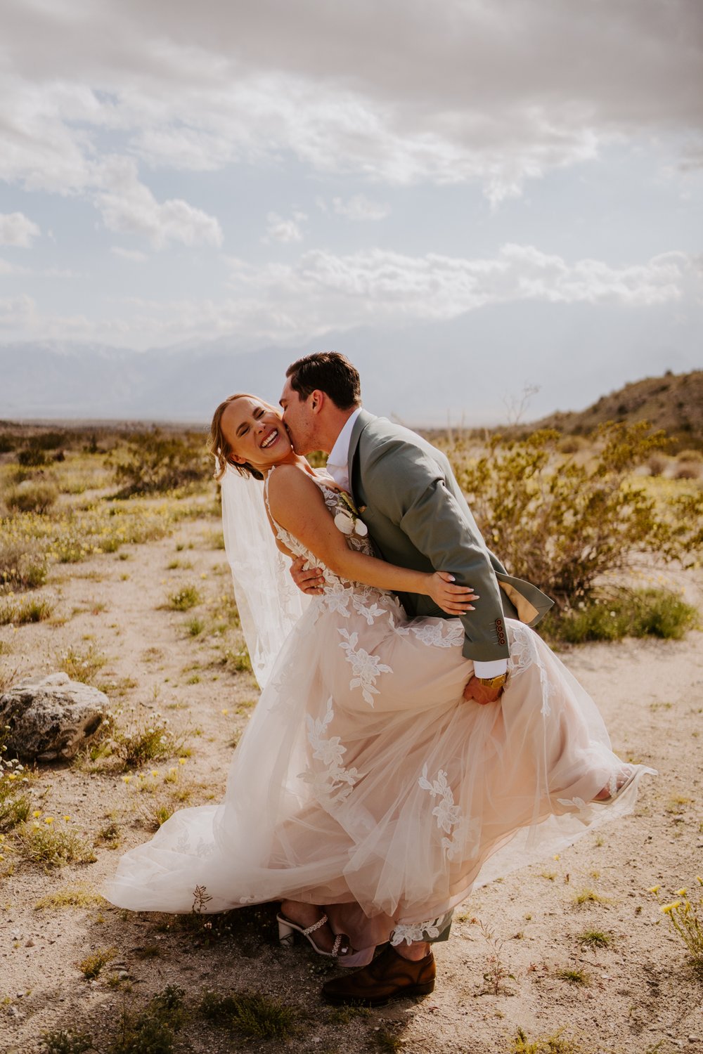 The Lautner Compound Palm Springs Wedding | Tida Svy Photography | www.tidasvy.com