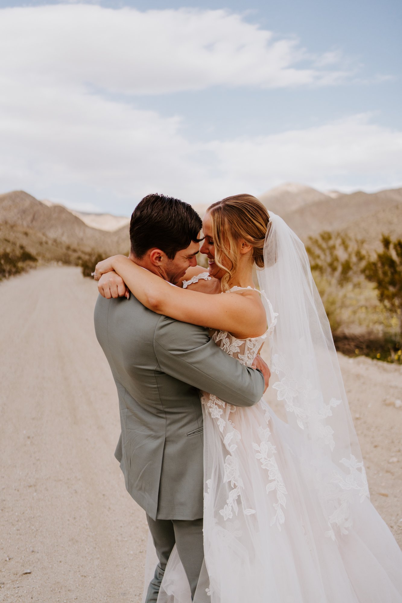 The Lautner Compound Palm Springs Wedding | Tida Svy Photography | www.tidasvy.com