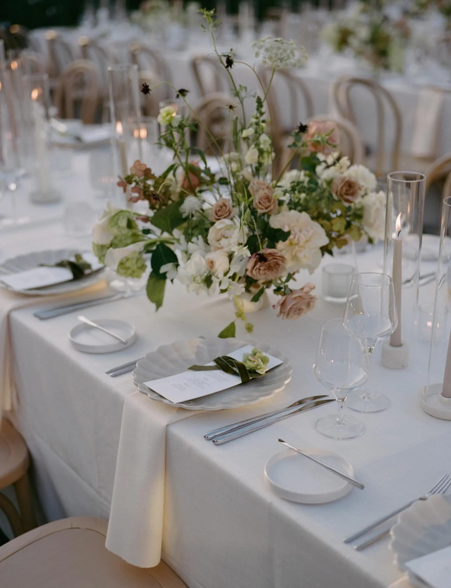 Slow Sunday 🤍

Planning &amp; Design - @weddingkate 
Photography- @alibeckphoto 
Venue - @matteistavernauberge 
Bride - @caramo_levin 
Rentals - @mtb_event_rentals @theark_