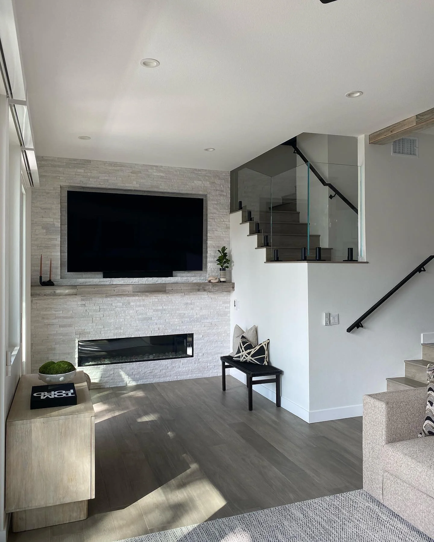 After-&gt;During-&gt;Before. Some more shots of one of our more recent full remodels. Swipe on through. Thanks for lookin!

#generalcontractor #remodel #carpenter #fireplace 

#realestate #builder #remodeling #beforeandafter #orangecounty #fireplaced