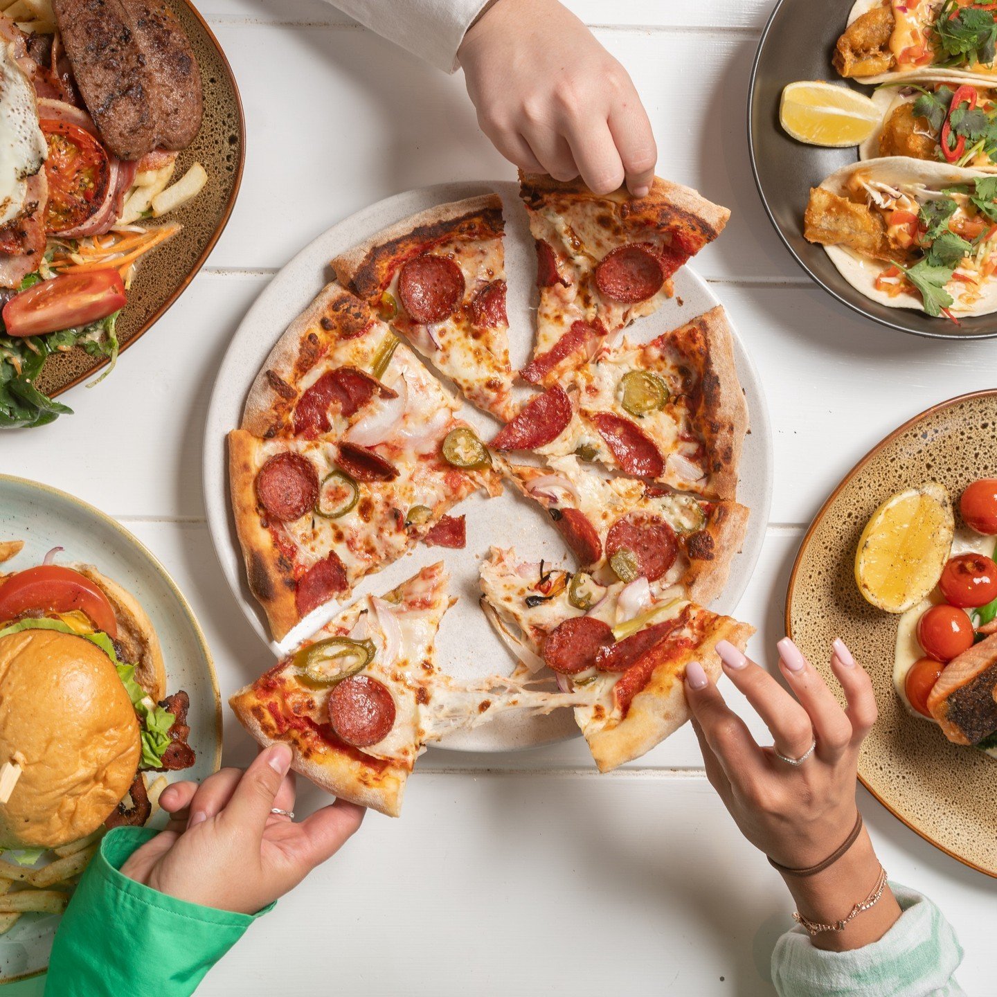 Freshly baked Pizzas are available for $15 every Wednesday from 5pm, which one are you having tonight? 🍕🍕

#delicious #dining #pizza #wednesdaypromo #milperradining #milperrafood