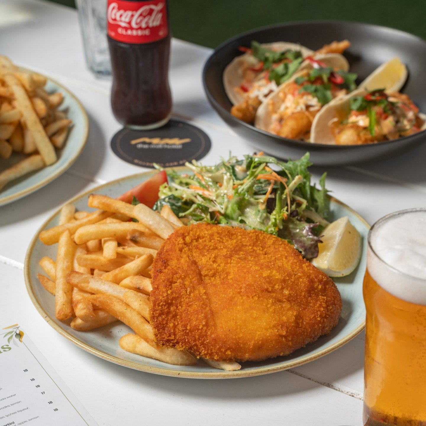Craving some classic Schnitty today? You are in luck for our $15 schnitzel deal available every Tuesday from 5pm! 🙌🙌

Add $3 for toppers, escape the weather and enjoy a delicious meal 

#delicious #dining #themillhotel #schnitzeldeal #milperrafood 