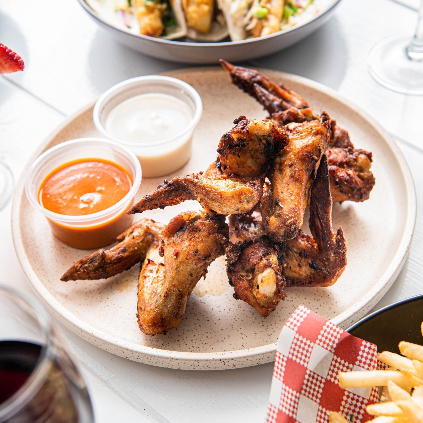 Rejoice! It's Friday and you know what that means! 🍗🍗

Grab some well-deserved after-work feast today. Maybe some chicken wings for starters? 

#delicious #dining #chickenwings #fridays #themillhotel