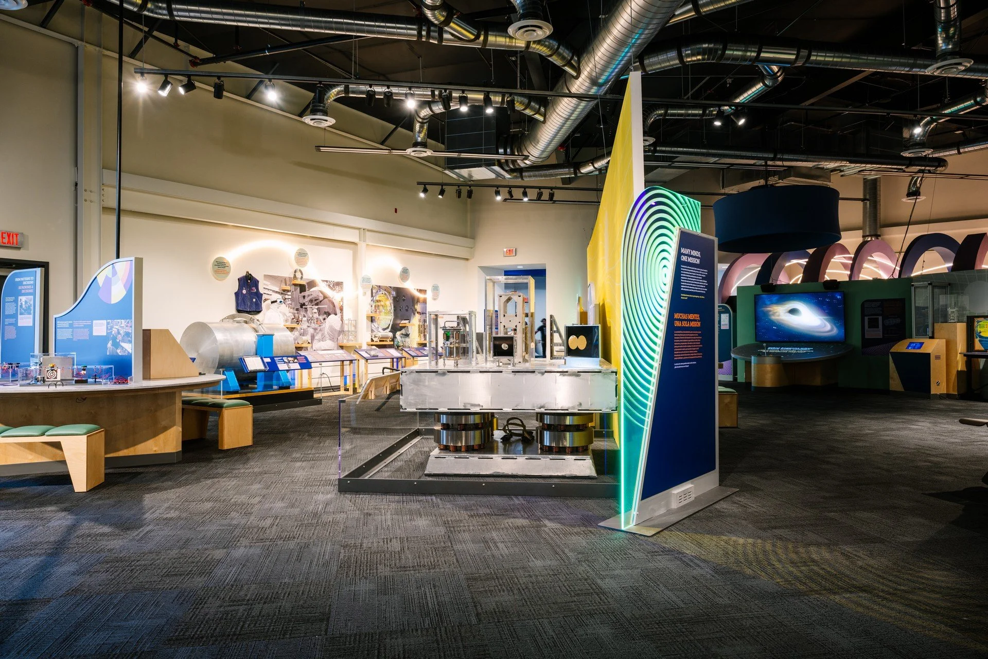 XYZ_Custom_HanfordVisitorsCenter_41.jpg