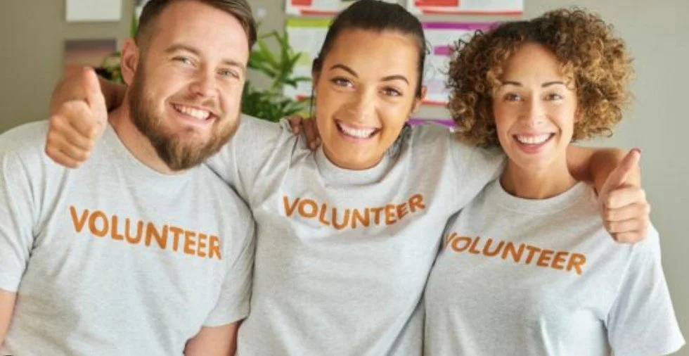 Healing Through Giving: What New Research Says About Volunteering and Mental Health