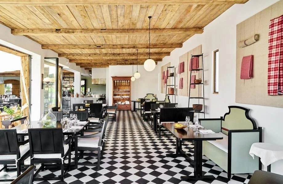 RestaurantFrancisMallmann-LePuySainteReparade-France-02.jpg