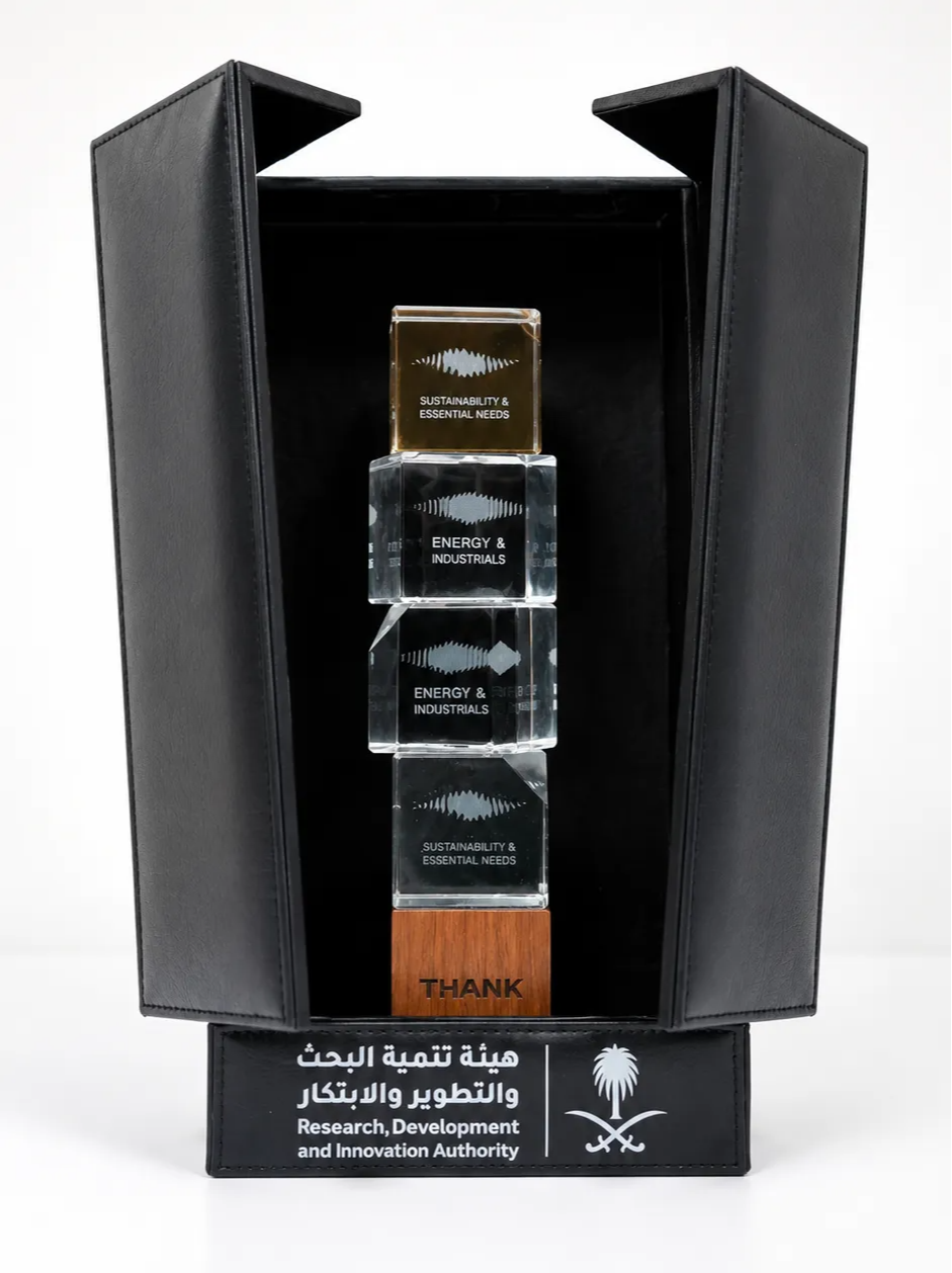 Executive Packaging & Presentation-d73fb182-8eaa-4687-9c22-82eab7f1a2a0-MOwlA.png