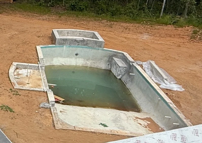 One of our new projects in #Tallahassee#nextierstonepavers#nextier#precastconcrete #pool#paver#stonetile#concretetile#concreteiscool#cooltothetouch#caststone#hardscape#patio#modern#hiebconcrete#pepperfishconstruction#concretelife#concretefurnature#sw