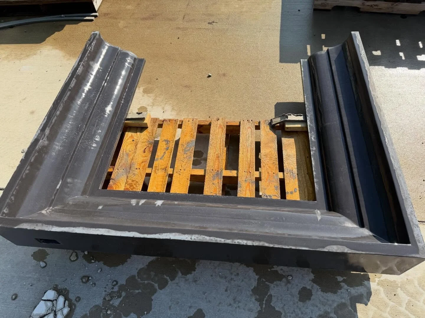 This  #fireplacesurround will get a gloss finish#Concreteiscool#Concretelife#GFRC#concretefurniture