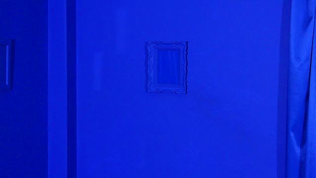 Blue_Screen_Politics_of_Loneliness_07_320@2x.jpg