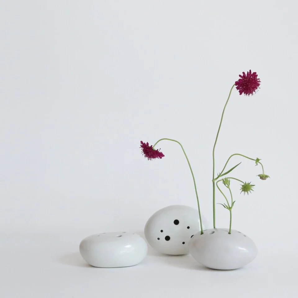 Neu in XS.
Die IKEBANA Blumenvase gibt&rsquo;s jetzt auch im Mini-Format. Perfekt f&uuml;r deine Lieblingsblumen aus dem Garten. Klein, fein und bewusst reduziert. 👉🏻 Jetzt auf der Website entdecken!
.
.
.
.
#handmade #potteryswitzerland #handwerk 