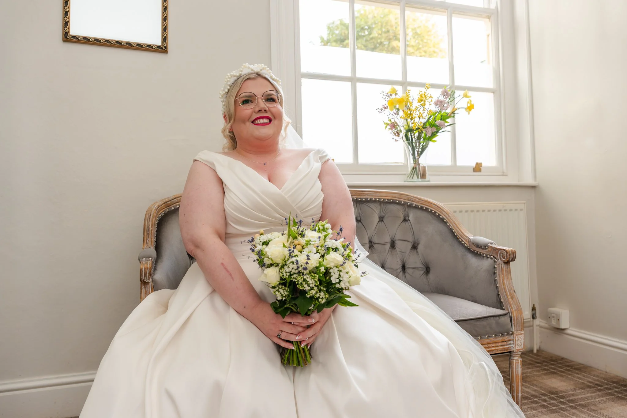 A moment of calm for the bride