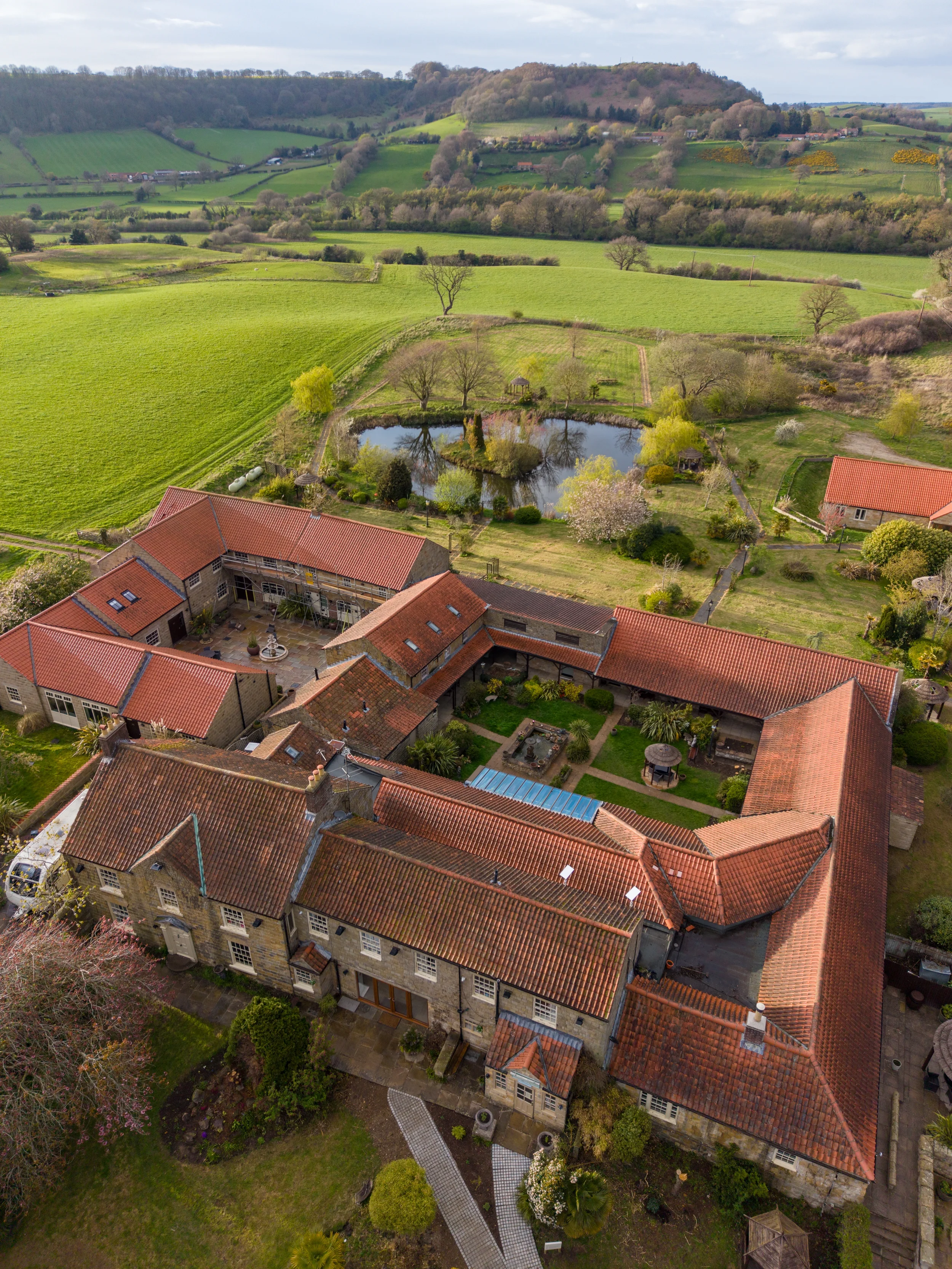 dji_fly_20260412_184450_0114_1776016511895_aeb-HDR.webp