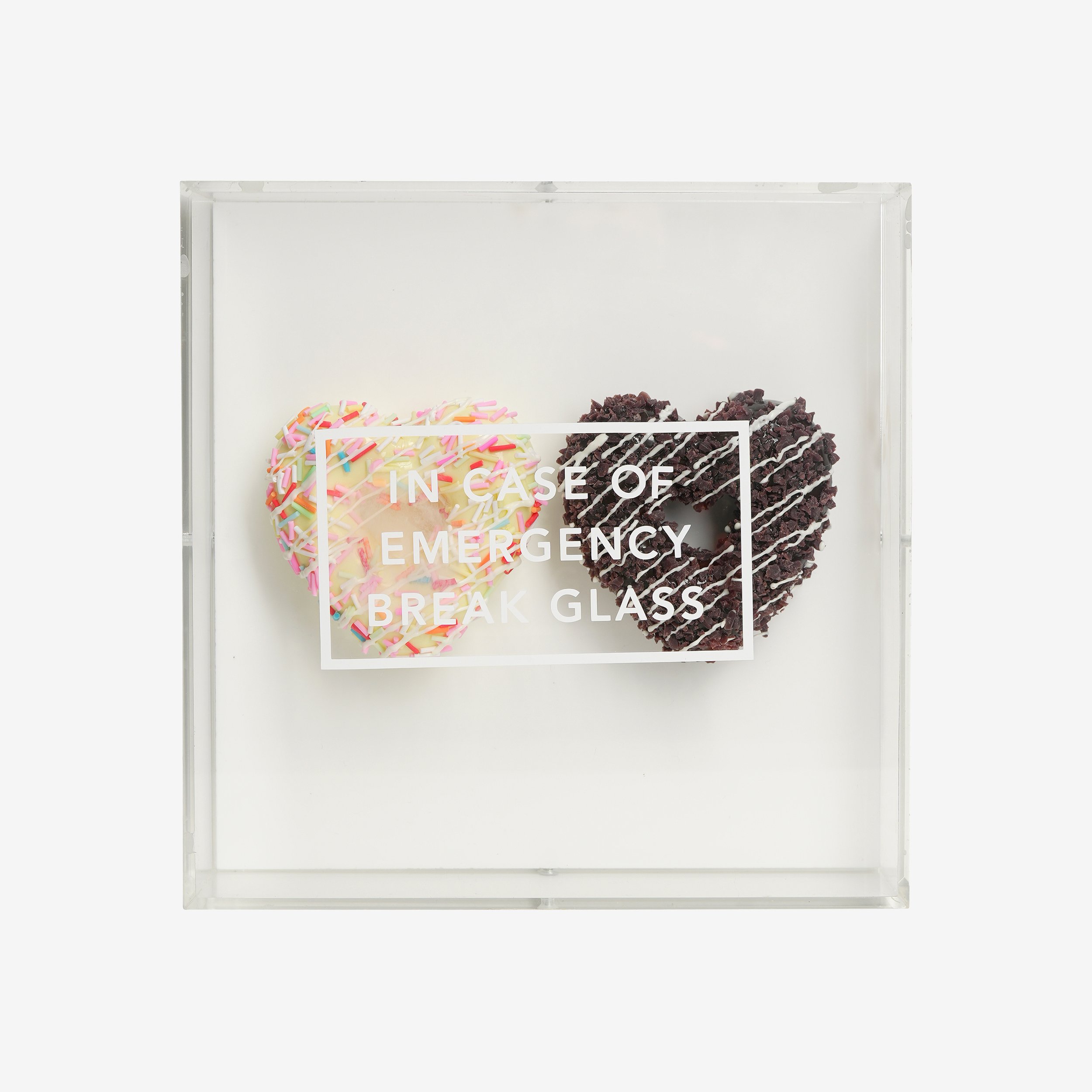 kiriakos_design_pop_art_wall_art_donuts_vanilla_choco_hearts_sculpture_9a.jpg