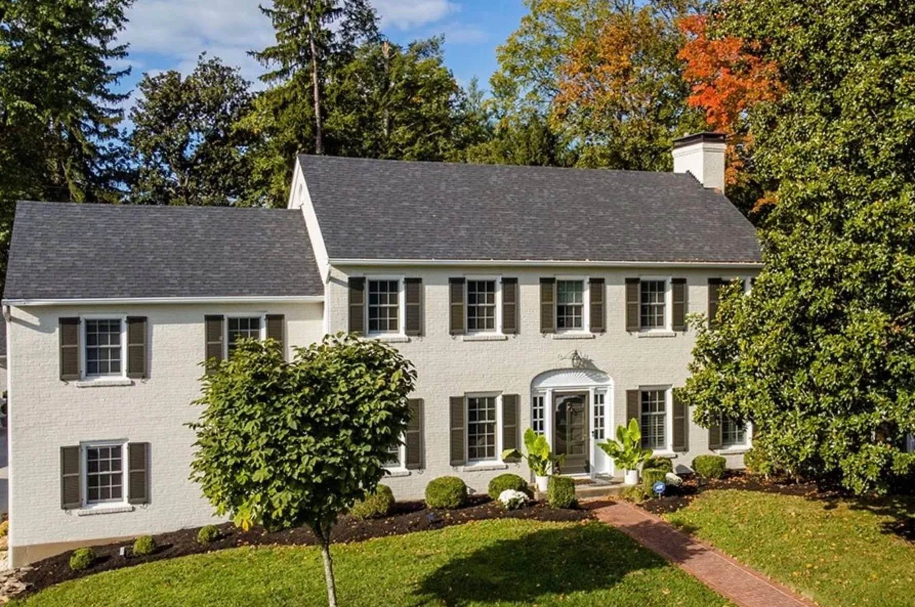 ⭐⭐⭐⭐⭐ &ldquo;Whitehouse  Residential &amp; Commercial Painting has been amazing for both our exterior project (entire house) and interior. They are responsive, on time, professional, and pay attention to detail. We will never hire anyone else!&rdquo;