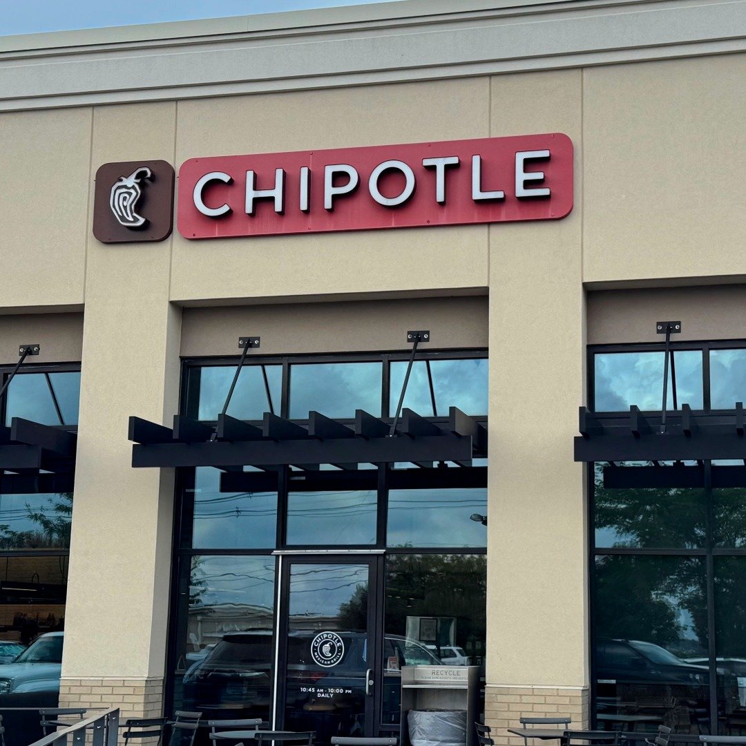 Sometimes a project may look small, but there&rsquo;s a lot that goes into getting it done right...especially when you&rsquo;re working inside a busy restaurant!

At this Chipotle location, our team repaired drywall damage caused by moisture and comp