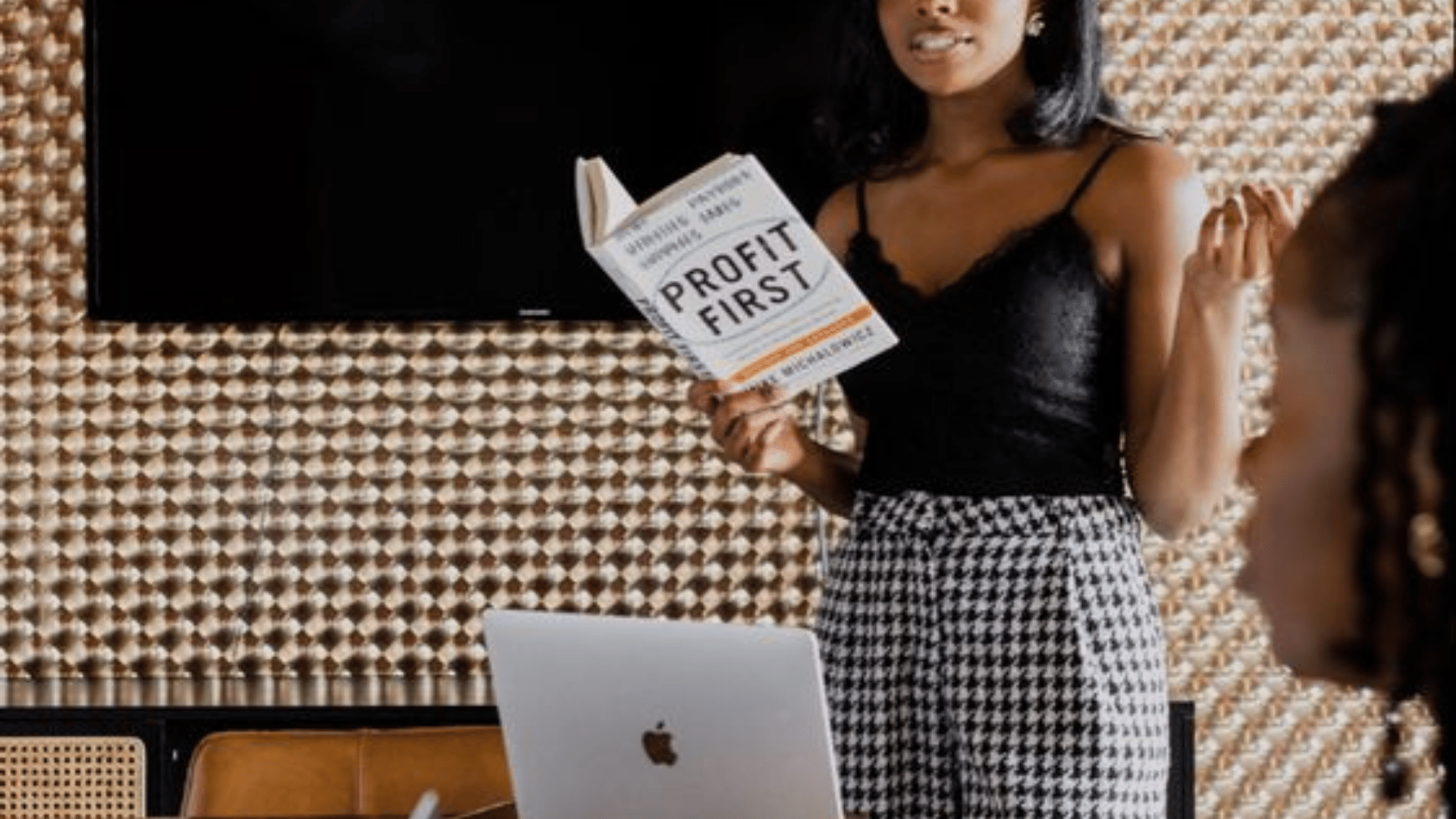 Achieve digital success with ElleVizion. Our expert team provides personalized consultations and strategic programs tailored to your brand’s unique needs