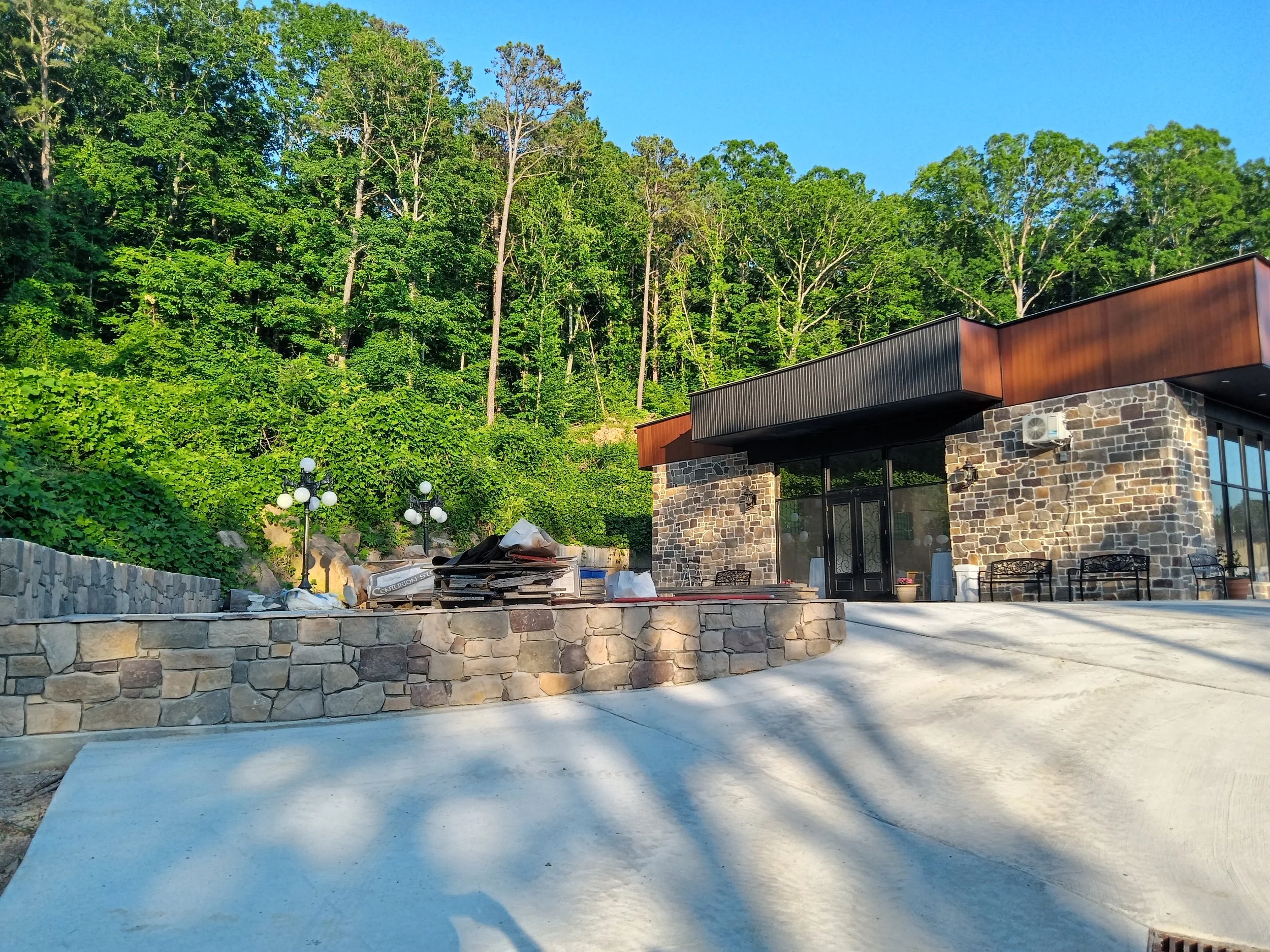 venue courtyard (1).jpg