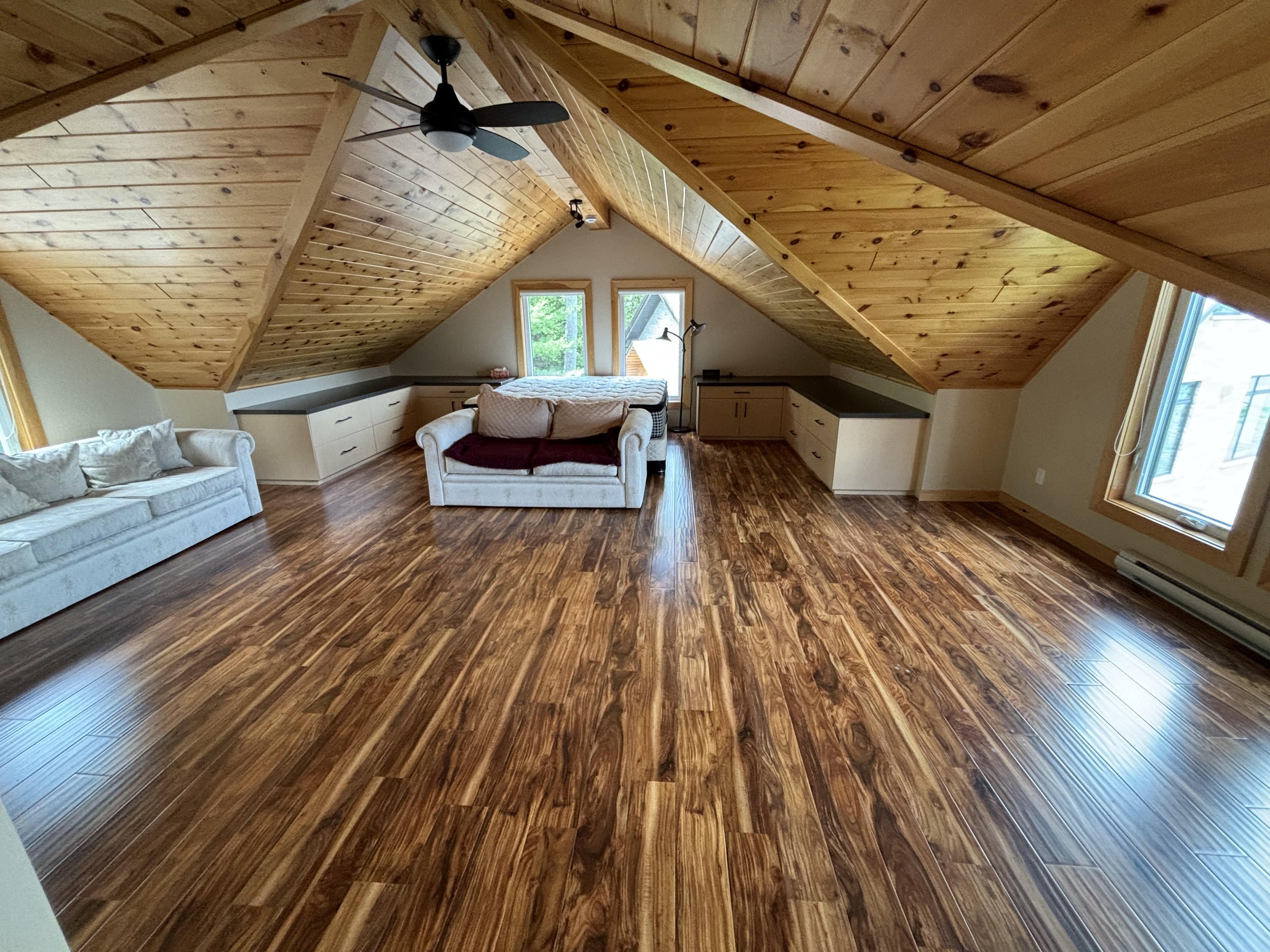 loftbedroom.jpg