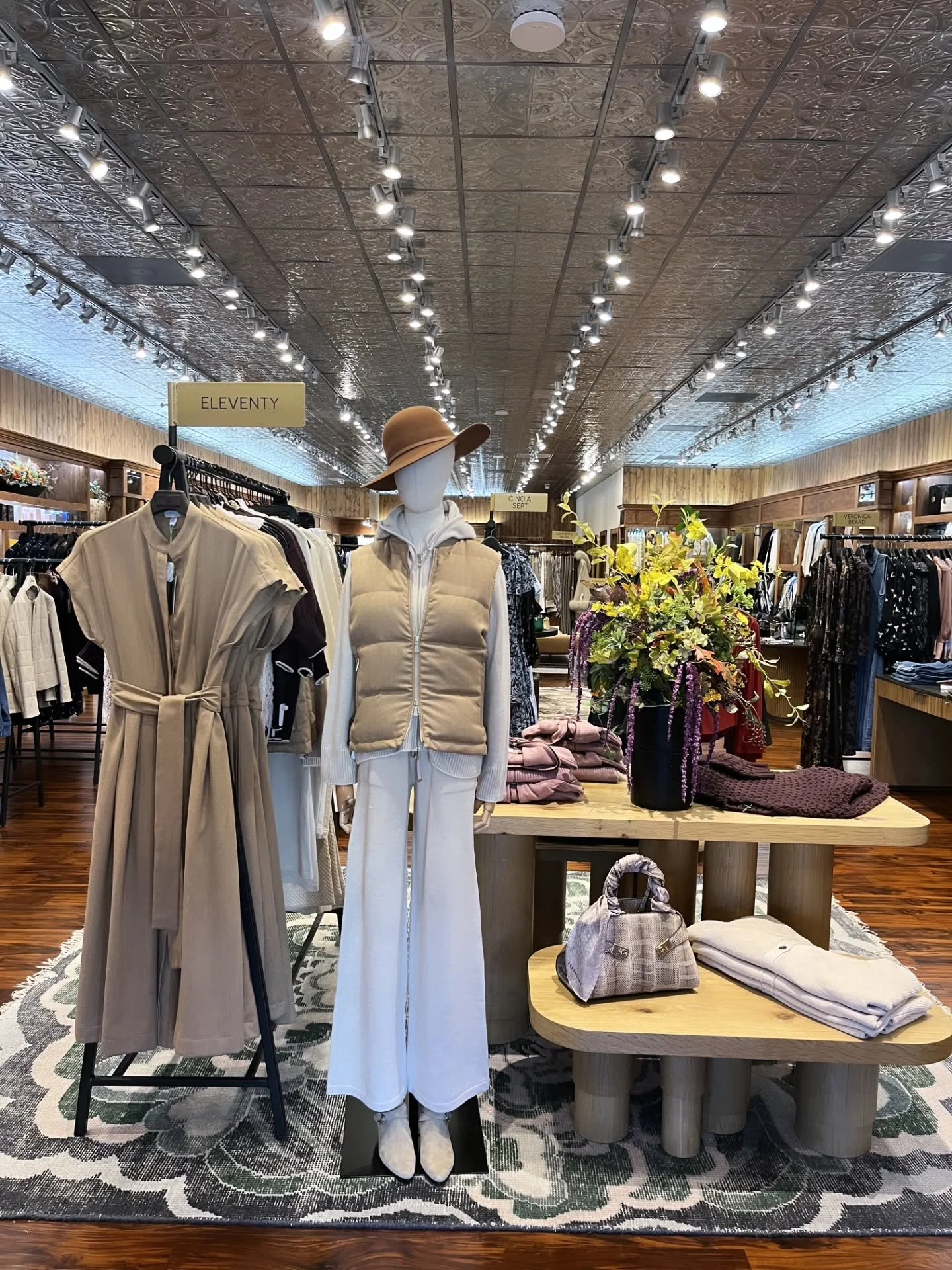 Don't miss the made in Italy @eleventy_milano trunk show this weekend at Rosenthals, so many lovely fall pieces! 🇮🇹🍂❤️

#madeinitaly🇮🇹 #visithighlandsnc #highlandsnorthcarolina #highlandsnc #blueridgemountains #shopsmall #shoplocal