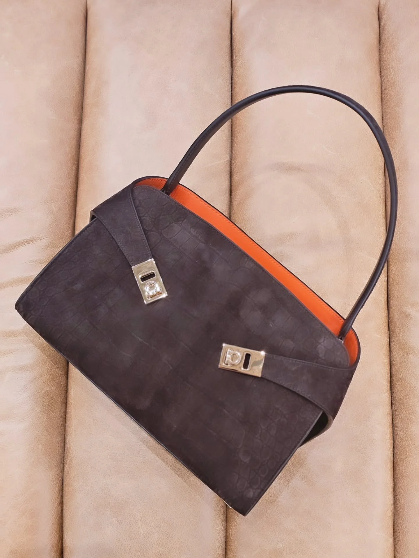 Nothing says Ferragamo better than Ferragamo ☺️

New @ferragamo has arrived!