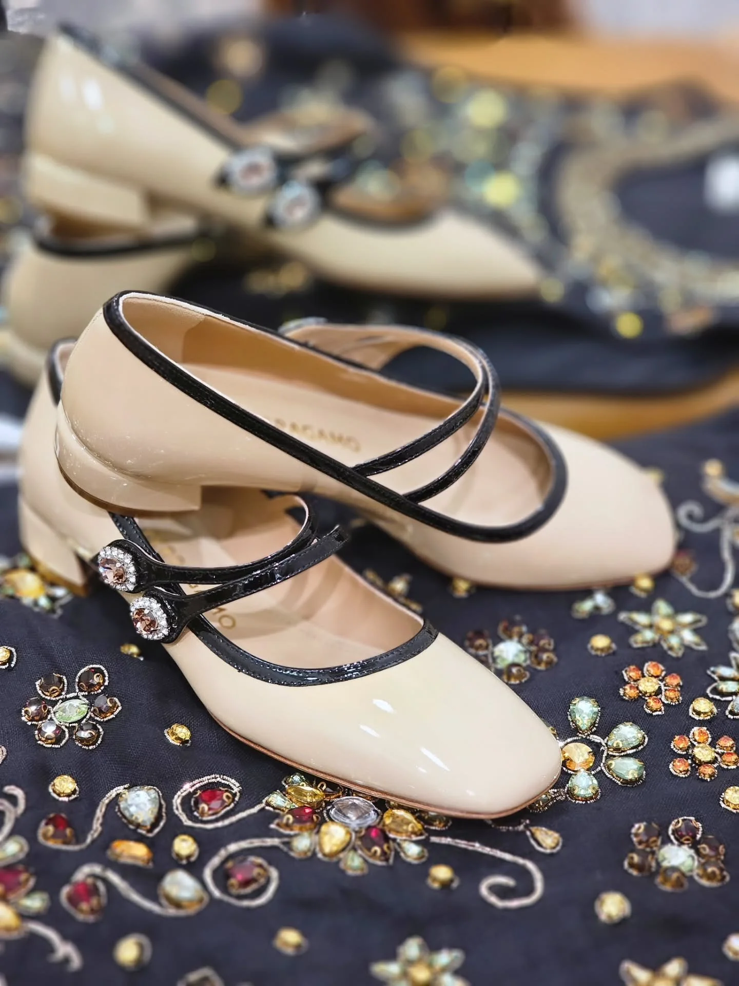 We 💗 embellishments!