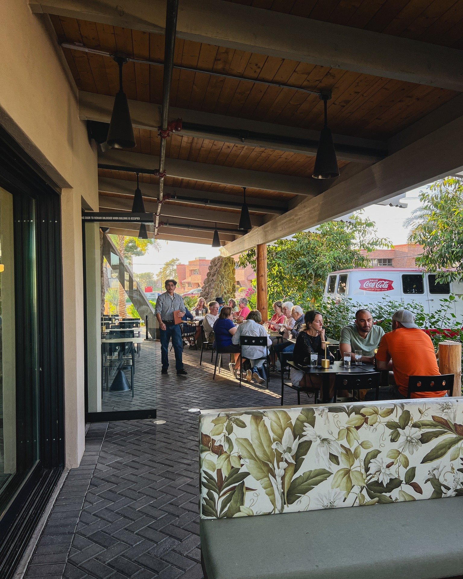 At Oliver&rsquo;s, tradition meets innovation&mdash;one dish at a time. Classic flavors, modern twists, and the perfect dining setting 🍽️✨ Join us on the patio for an evening of unforgettable flavors and good company 🍷🌙