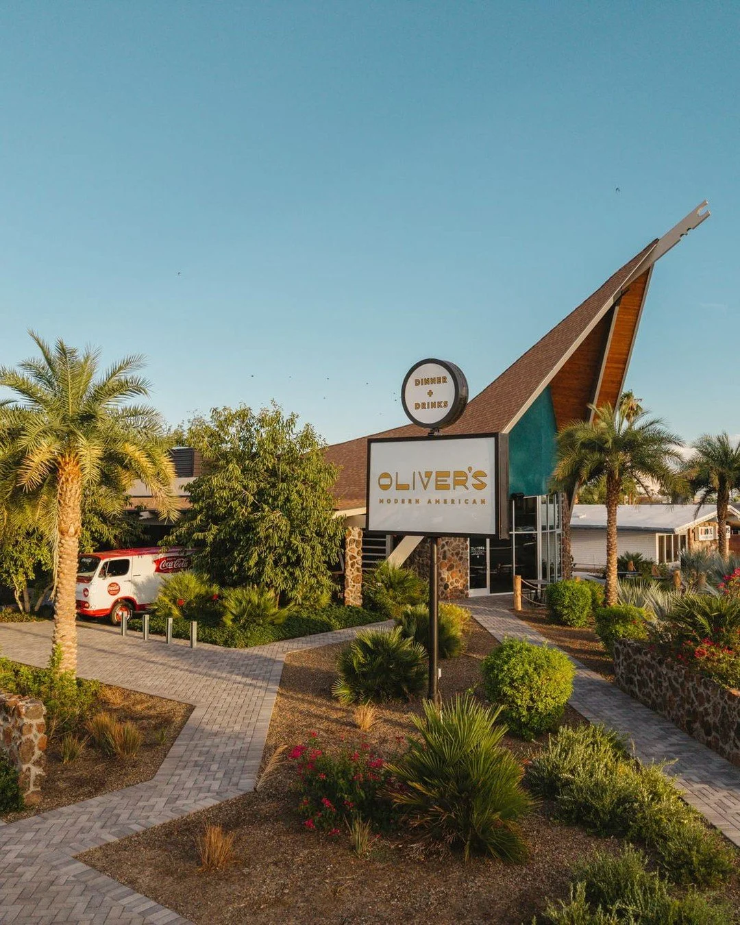 Where modern design meets elevated dining.✨
�From artful cocktails to perfectly roasted entr&eacute;es, every detail at Oliver&rsquo;s is crafted to impress &mdash; inside and out.

Oliver&rsquo;s Modern American 🥂

Sun - Thurs ➡️ 4:00pm - 10:00pm
F