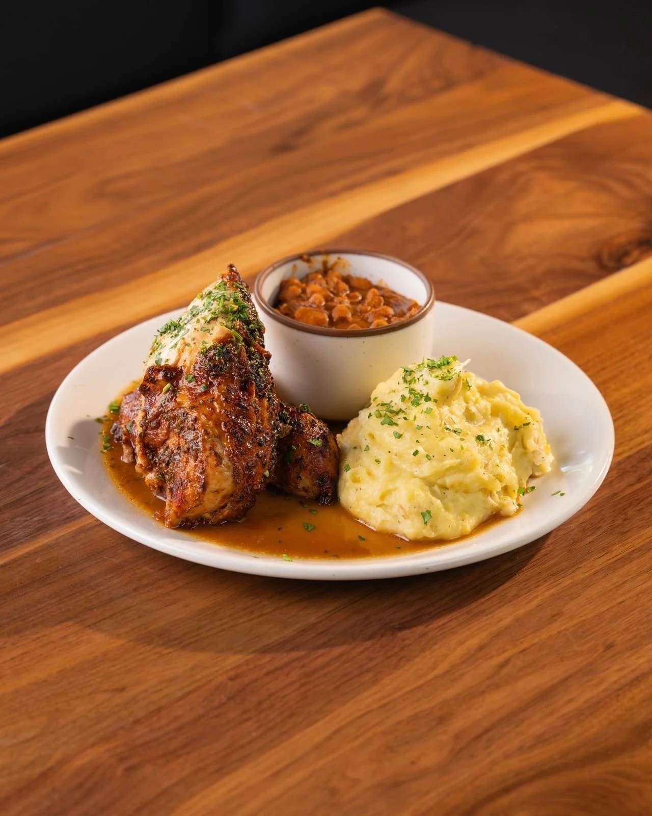 Golden, tender, and perfectly seasoned &mdash; our Oven-Roasted Chicken is comfort redefined. Savor every bite with a glass of your favorite wine and unwind in style. 🍷✨

📍 Oliver&rsquo;s Modern American 

Sun - Thurs ➡️ 4:00pm - 10:00pm
Fri - Sat 