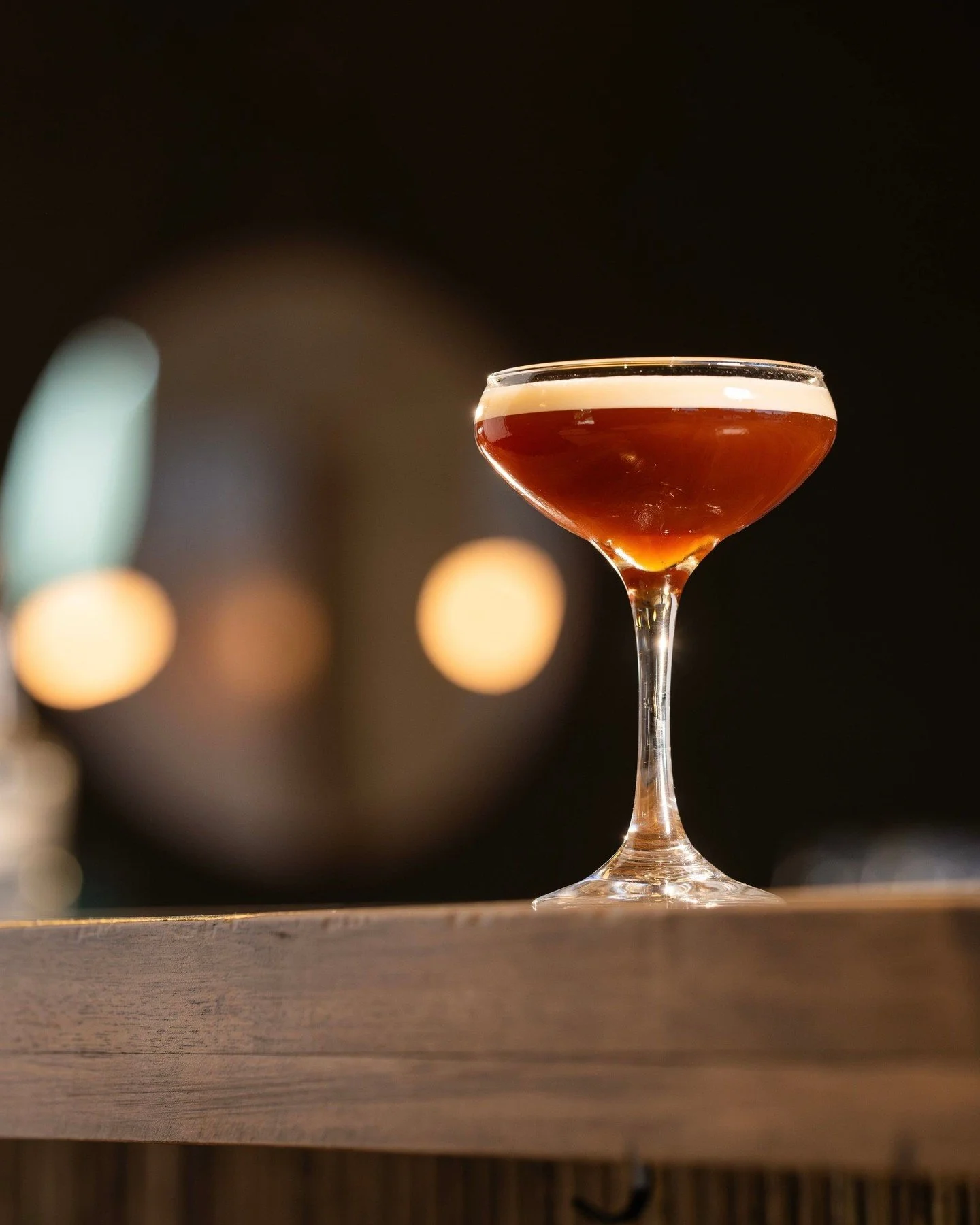 Who says you need alcohol to raise a glass? 🍸
The Captain&rsquo;s Martini &mdash; bold, balanced, and completely zero-proof.

Oliver&rsquo;s Modern American ✨

Sun - Thurs ➡️ 4:00pm - 10:00pm
Fri - Sat ➡️ 4:00pm - 11:00pm

📍 3205 N Hayden Rd Scotts