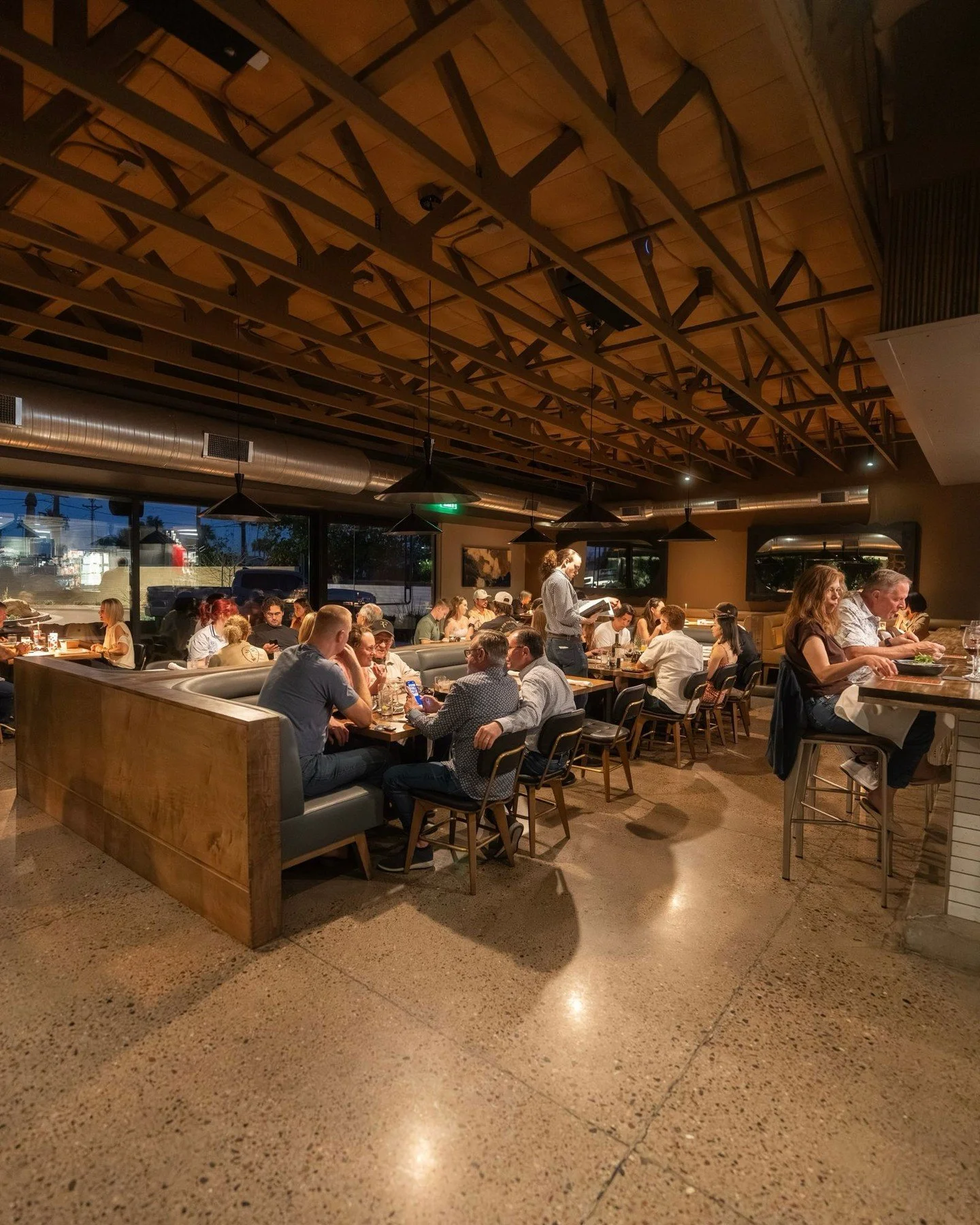 Weekend Vibes + a good dinner= perfect night
Sun - Thurs ➡️ 4:00pm - 10:00pm
Fri - Sat ➡️ 4:00pm - 11:00pm

📍 3205 N Hayden Rd Scottsdale, AZ 85251

#OliversModernAmerican #CocktailSpotlight #PeachPartyMargarita #SipSipHooray #AZFoodie #ScottsdaleEa