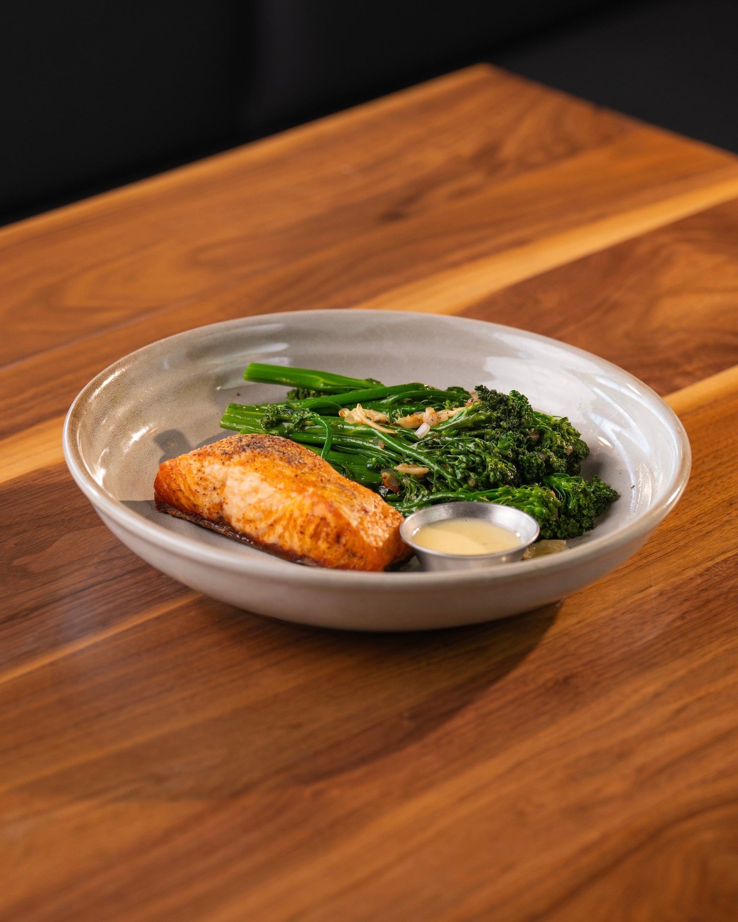 Crispy sear, buttery finish, and a tender center, dinner done right🍴

Sun - Thurs ➡️ 4:00pm - 10:00pm
Fri - Sat ➡️ 4:00pm - 11:00pm

📍 3205 N Hayden Rd Scottsdale, AZ 85251

#OliversModernAmerican #RestaurantVibes #PhoenixEats #ArizonaDining #Dinin