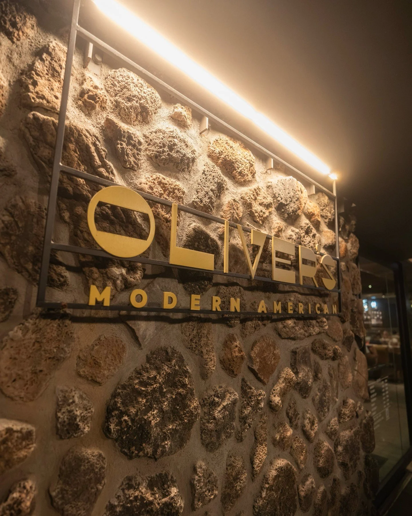 Come enjoy an evening worth savoring where every detail, every flavor, is intentional🍷

Sun - Thurs ➡️ 4:00pm - 10:00pm
Fri - Sat ➡️ 4:00pm - 11:00pm

📍 3205 N Hayden Rd Scottsdale, AZ 85251

#OliversModernAmerican #RestaurantVibes #PatioDining #Fa