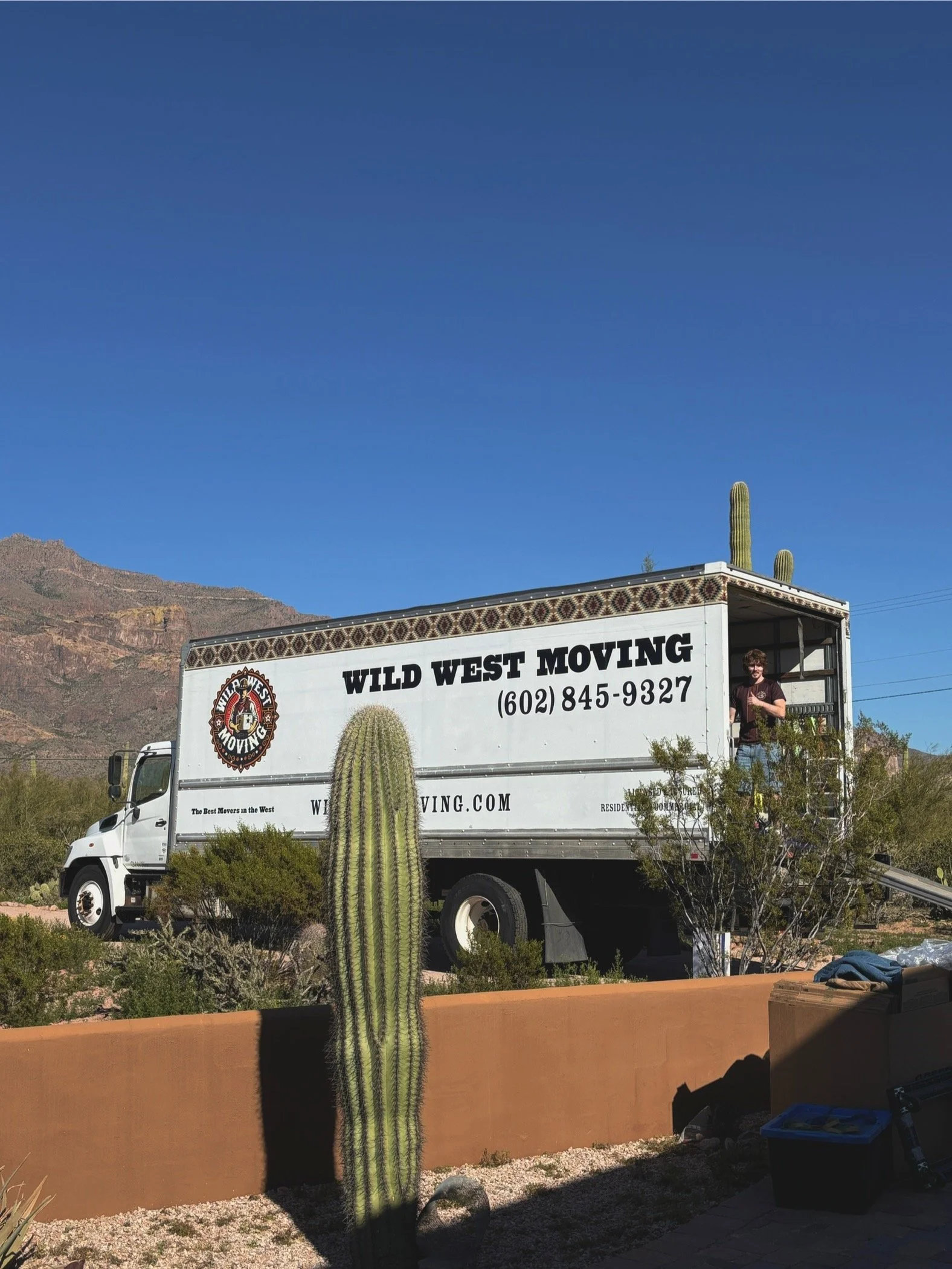 Moving in Phoenix: A Local Guide to Moving in the Desert with Wild West Moving