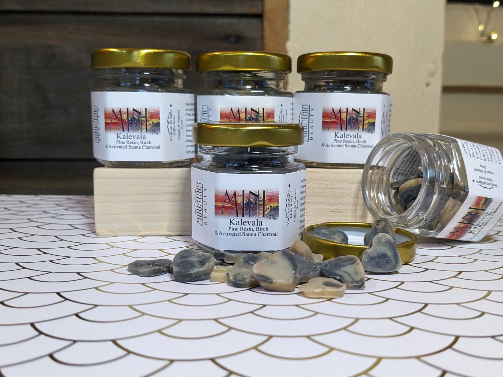 Kalevala - Pine Resin, Birch & Activated Sauna Charcoal Mini Hearts
