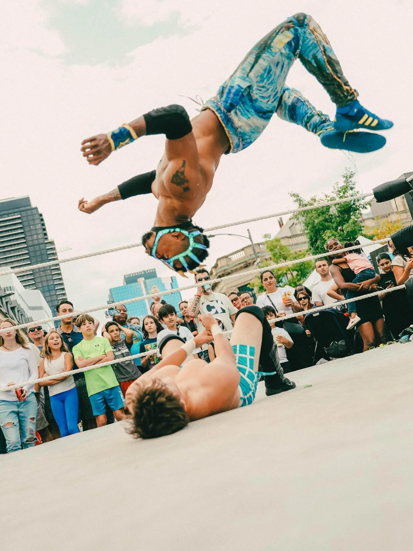 Final round of tacos and good vibes 🥊🌮 What a way to close out TacoFest! 📸@sandoooval