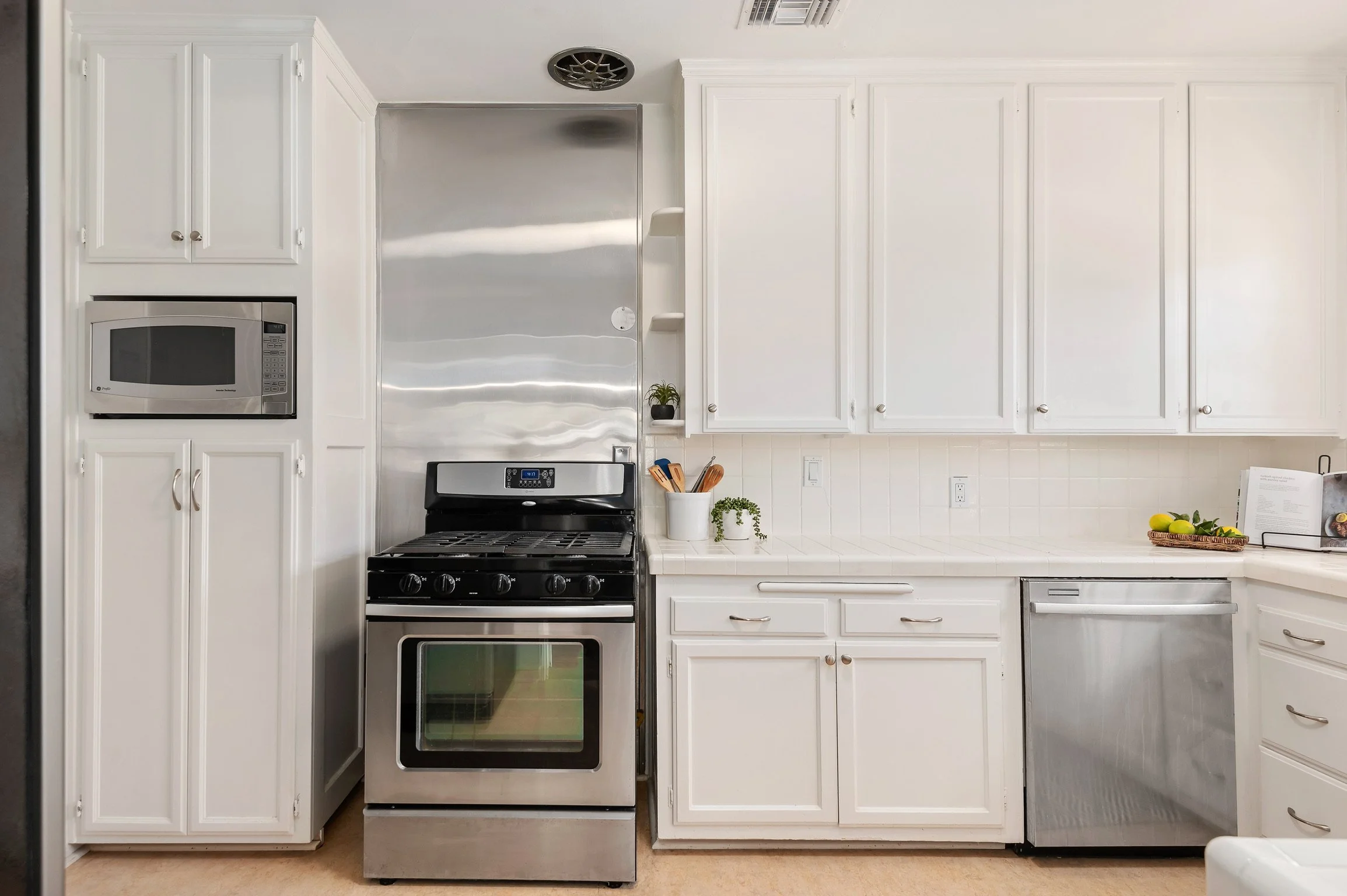 13 - Kitchen.jpg