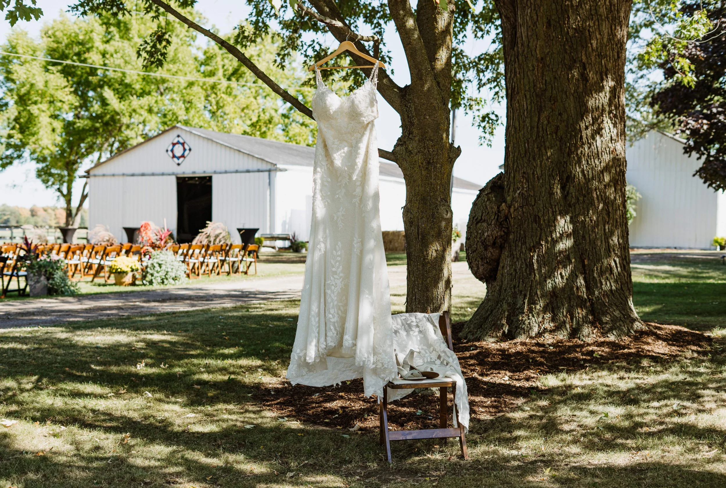 detail-photography-wedding-dress-bridal-southern-ontario-summer (11).jpg