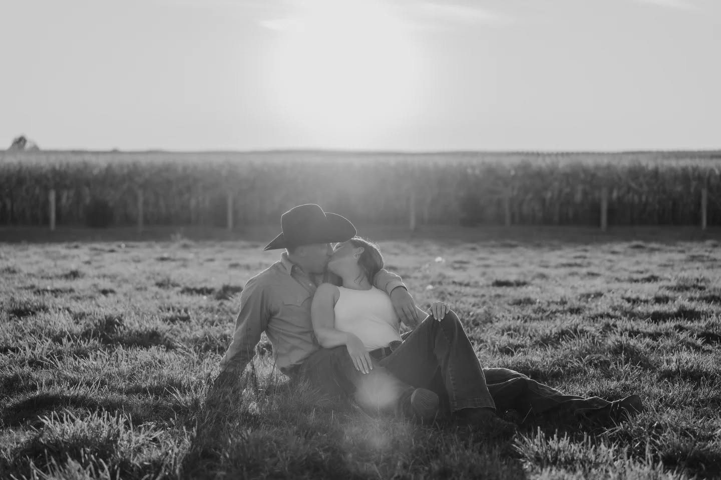 ✨ A very dreamy golden hour engagement ✨

I know I say this about every shoot, but this is one of my favourites to date - golden lighting, cows, horses, dogs &amp; a soon to be bride &amp; groom! What more could I ask for??

#ontarioweddingphotograph