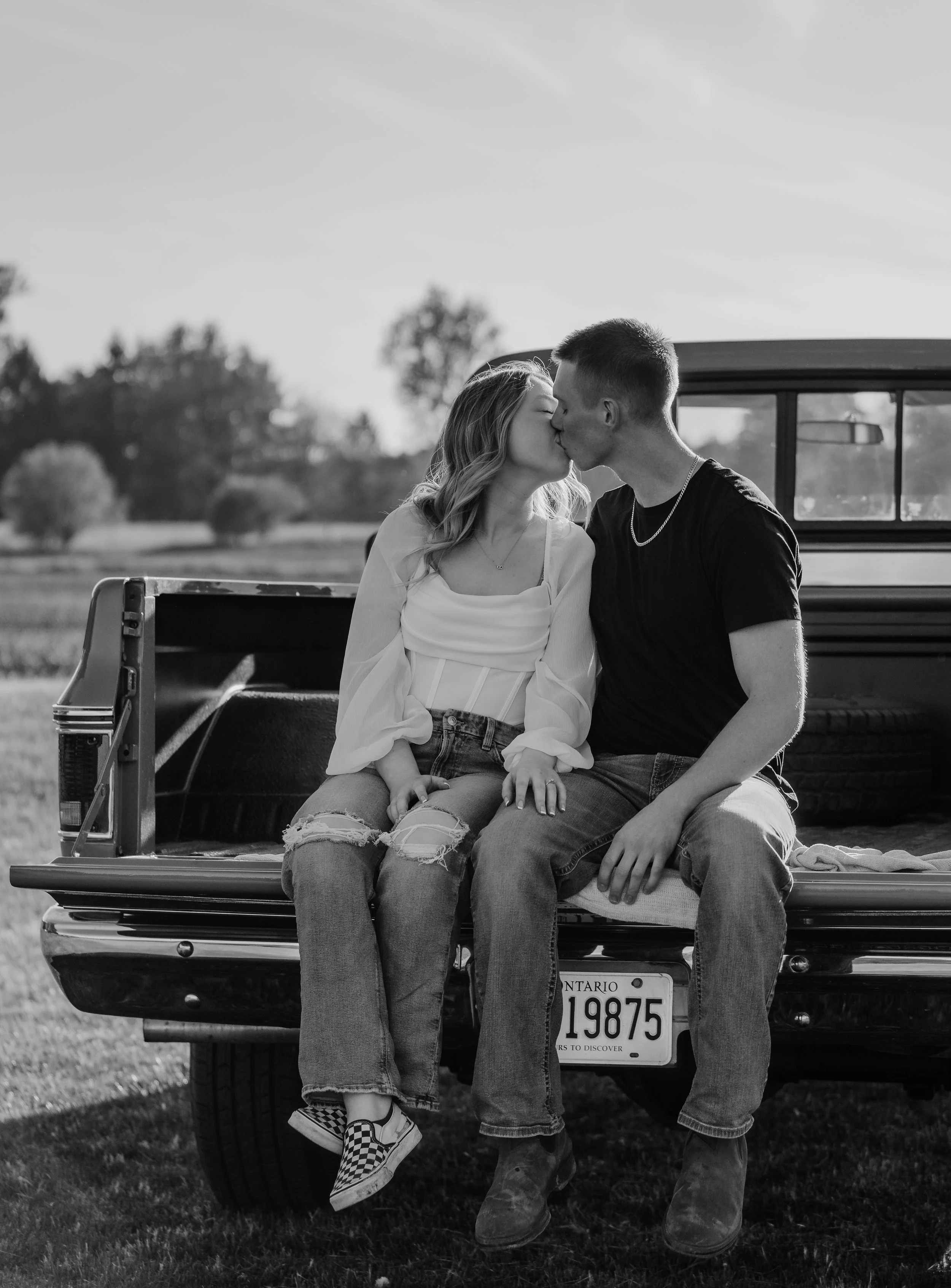 southern-ontario-travelling-wedding-photographer-engagement-photos-inspo (24).jpg