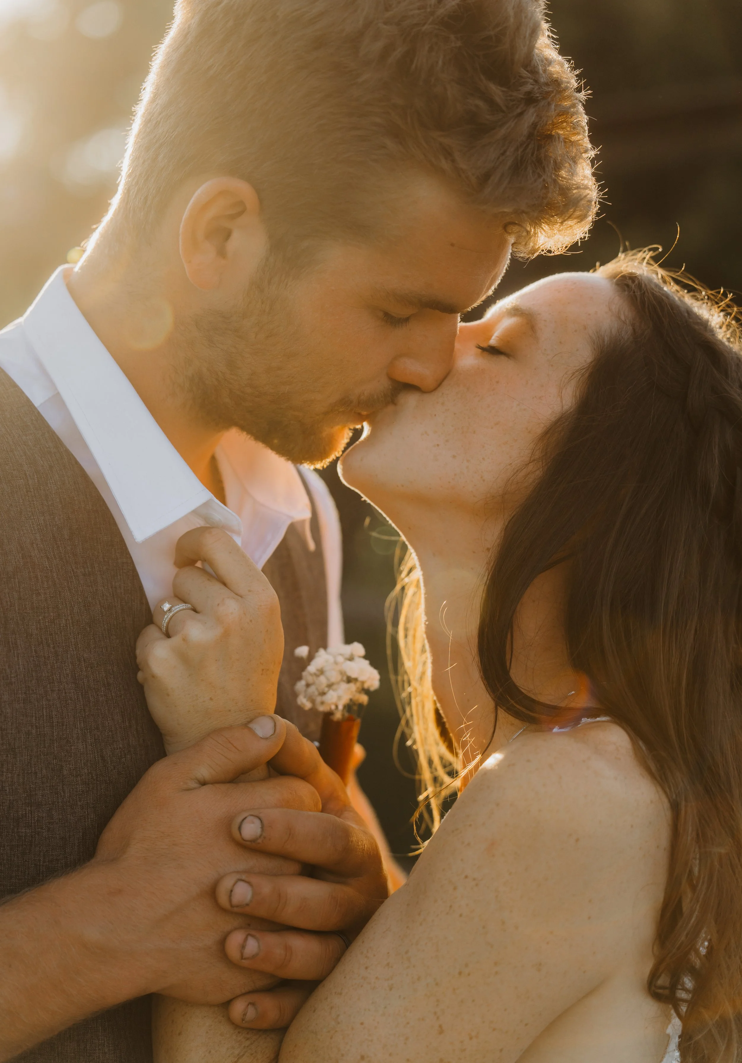 golden-hour-bridal-portraits-ontario-wedding-photographer (4).jpg
