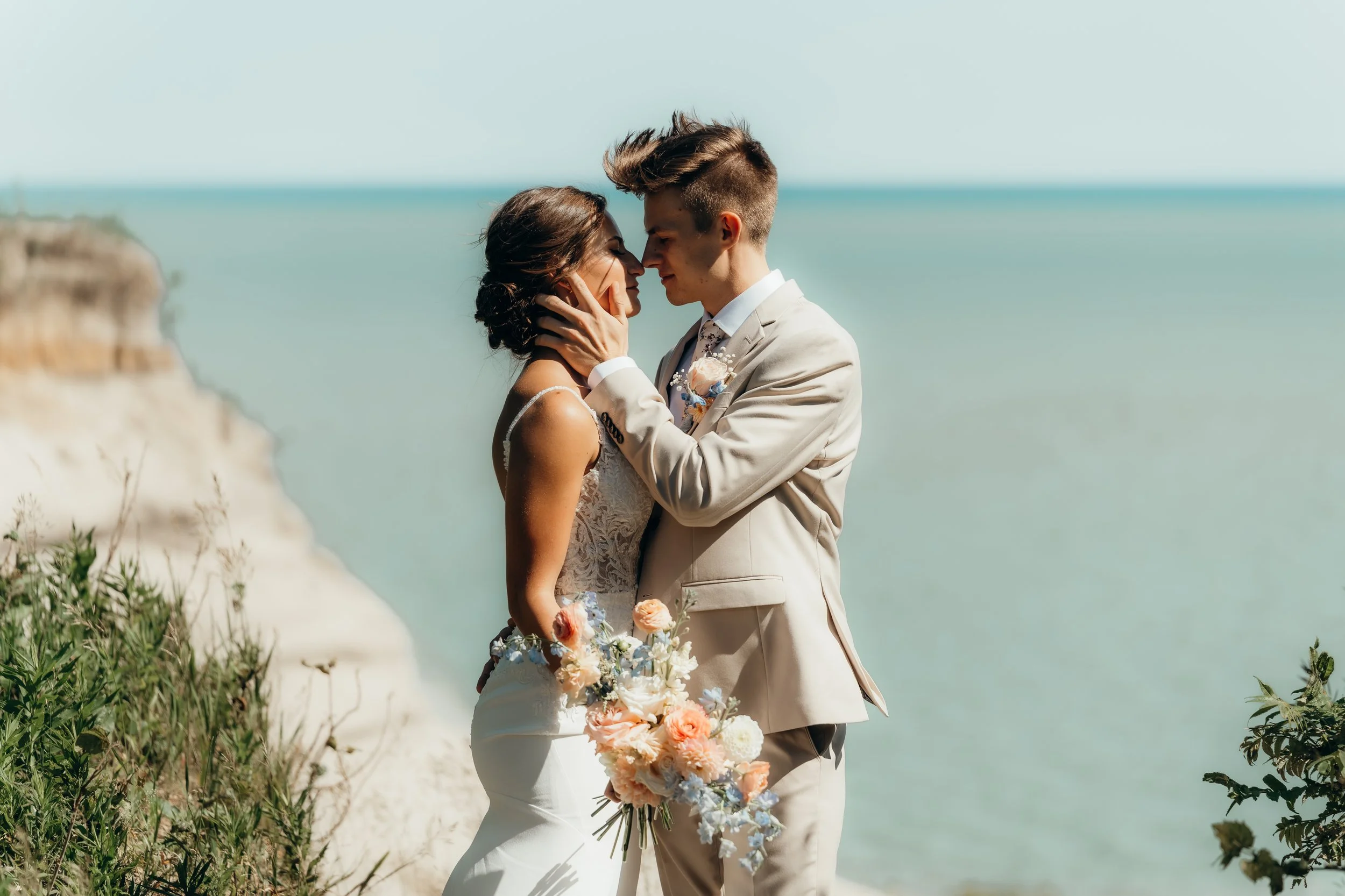 ontario-travelling-elopement-photographer-bluffs (1).jpg