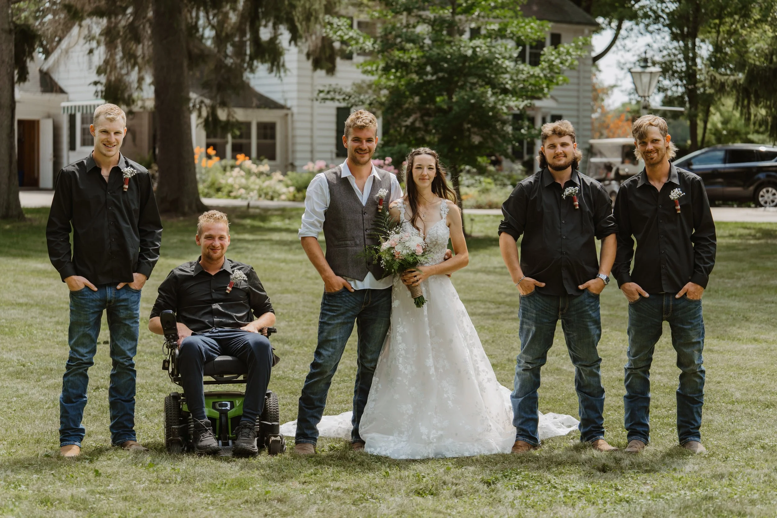 western-bride-wedding-photos-bridal-party (6).jpg