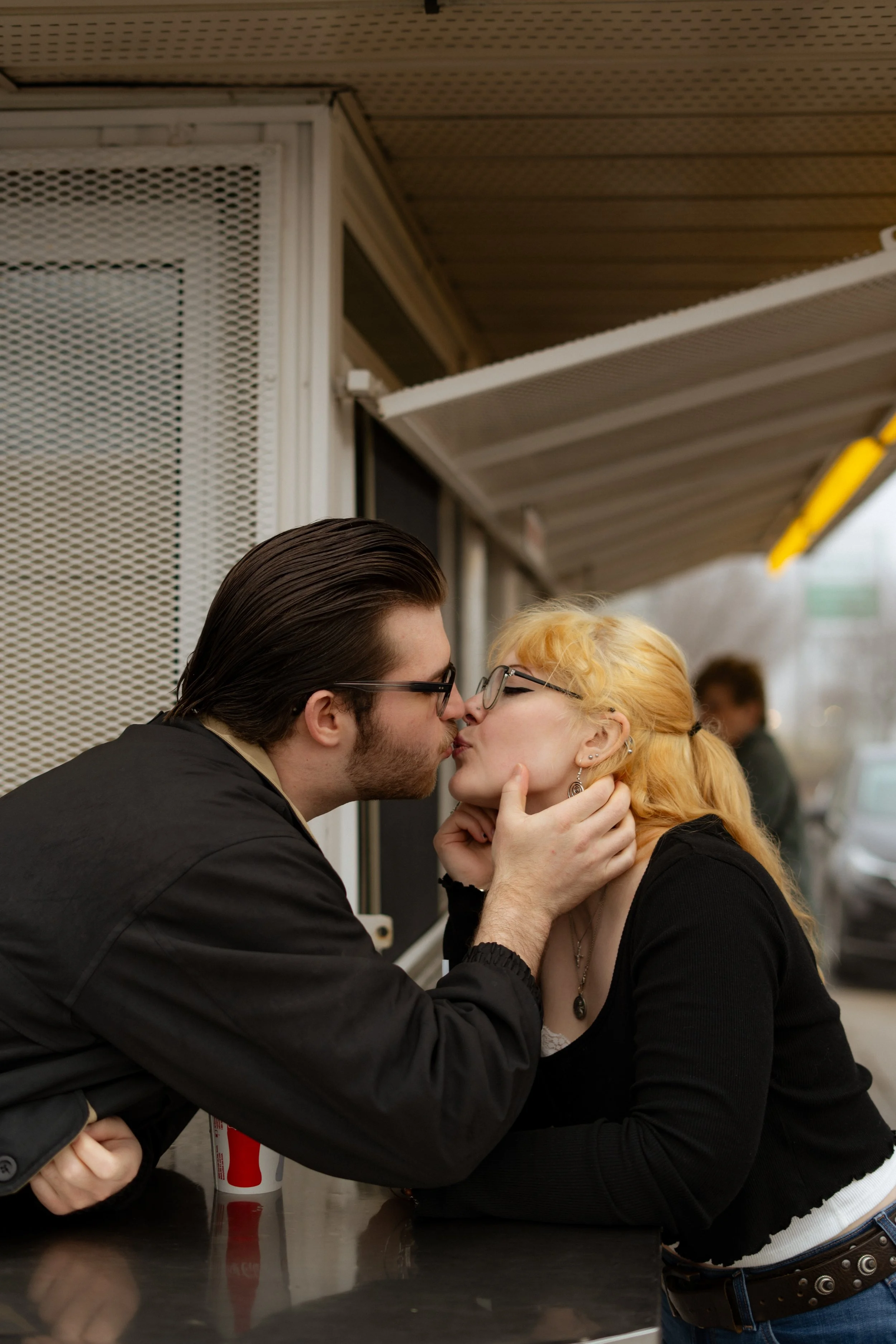 ontario-couples-photographer-ice-cream-date-photoshoot (2).jpg
