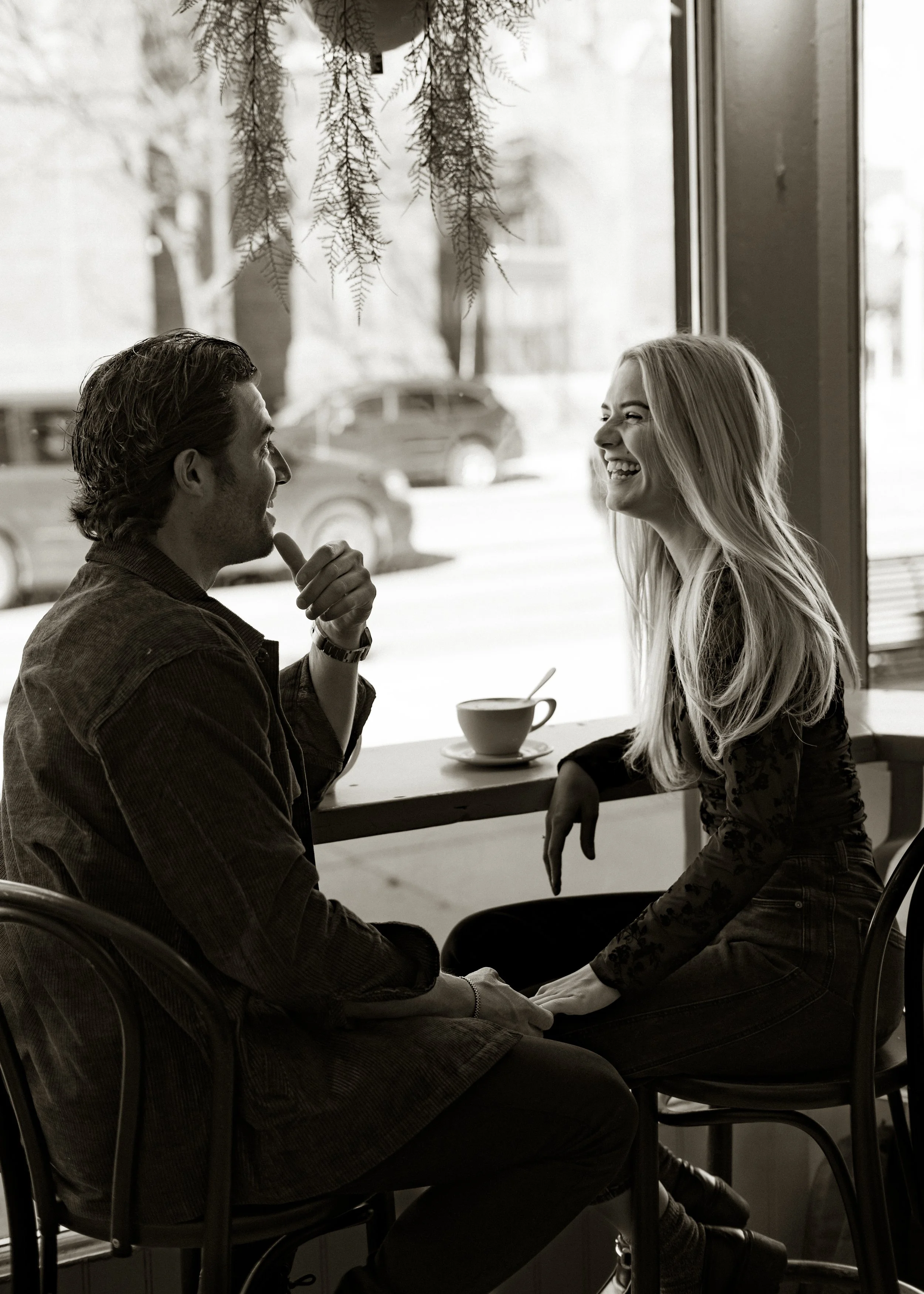 couples-photoshoot-cafe-cozy-stratford-ontario-photographer (22).jpg