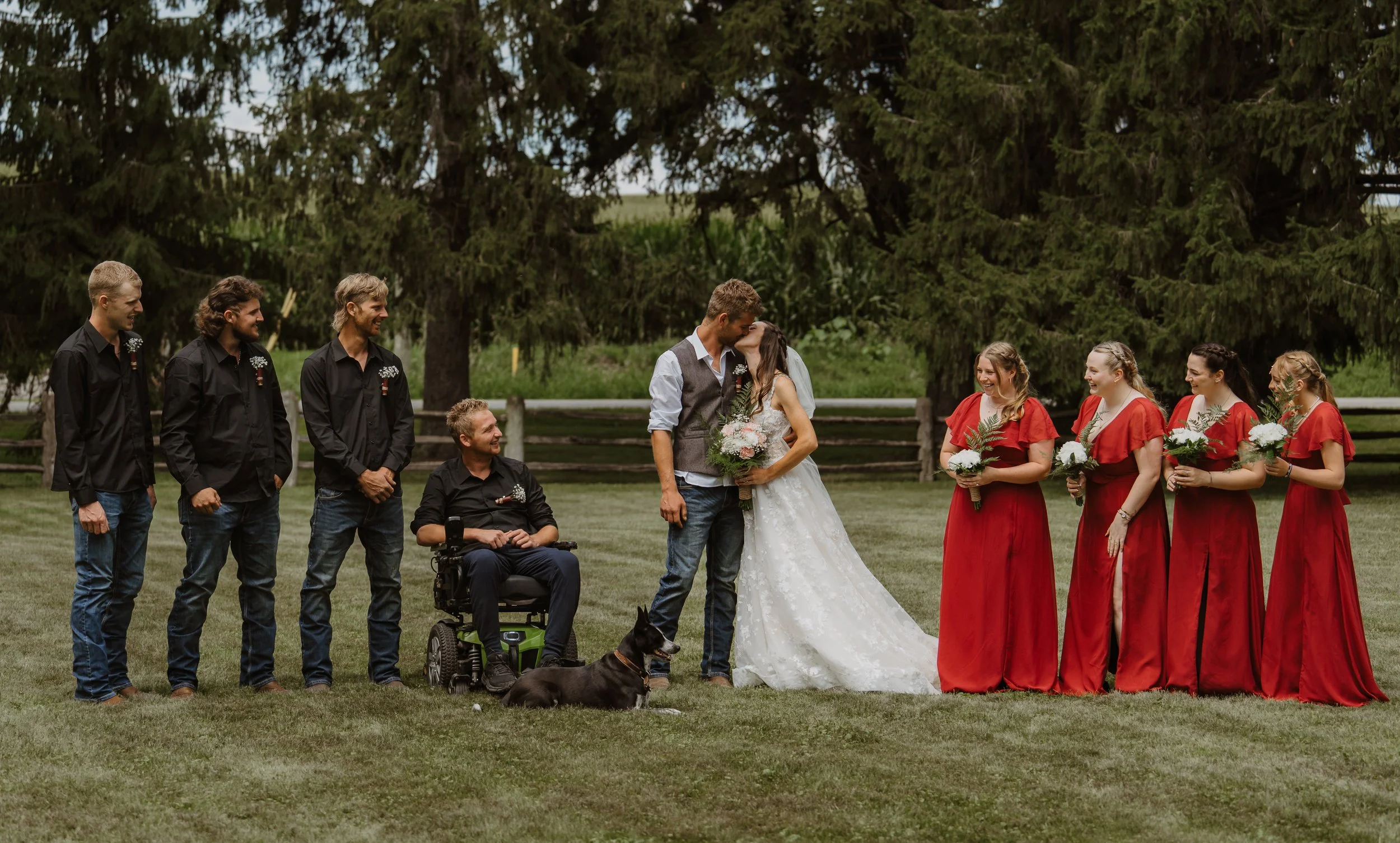 western-bride-wedding-photos-bridal-party (2).jpg