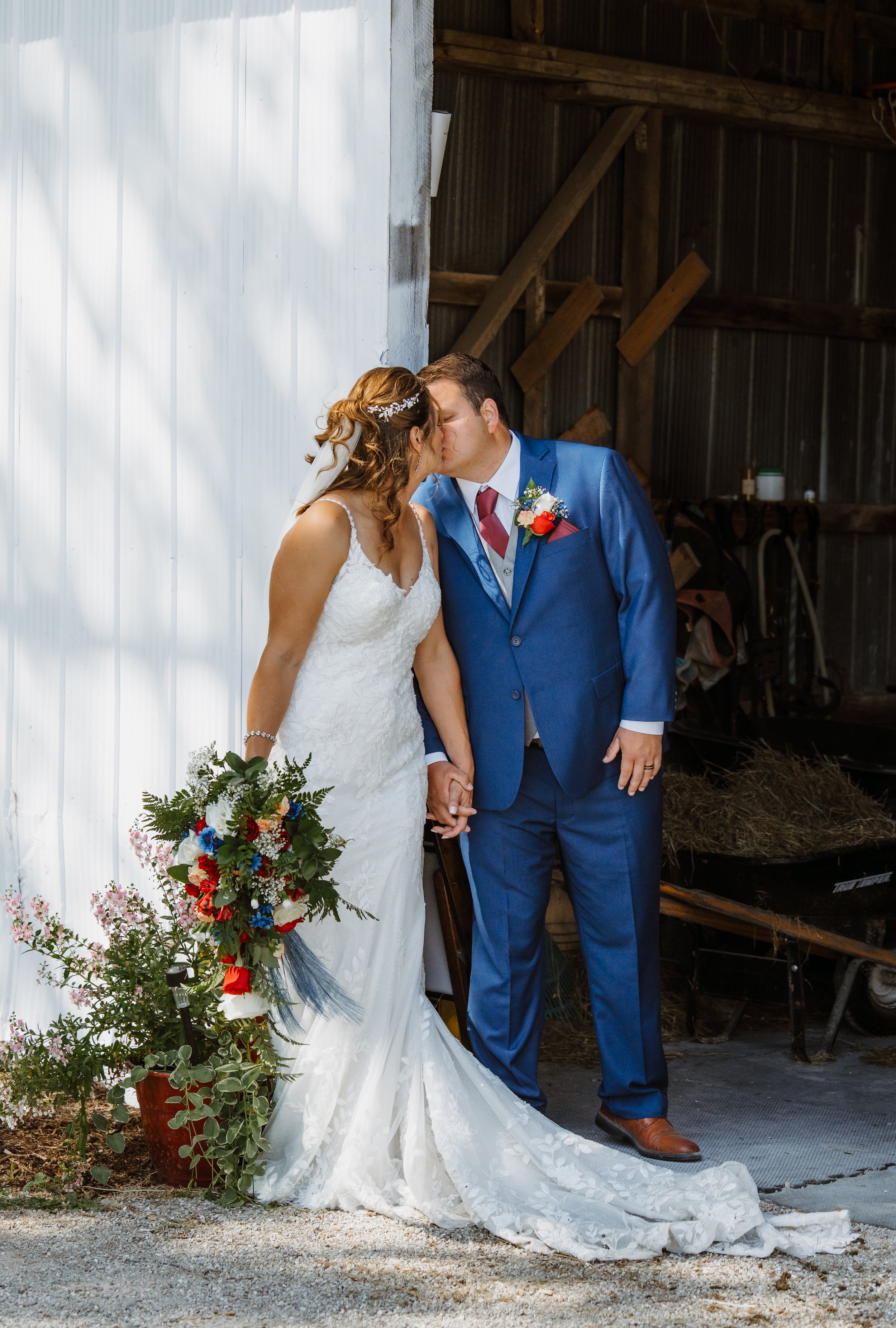 ontario-wedding-photographer-documentary-farm-fun-bridal-party (2).jpg